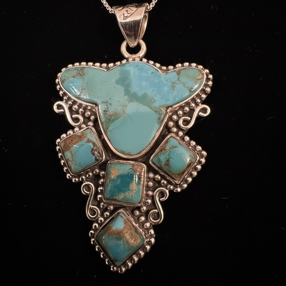Turquoise and sterling Silver elegant cow Pendant Necklace - Picture 3 of 6